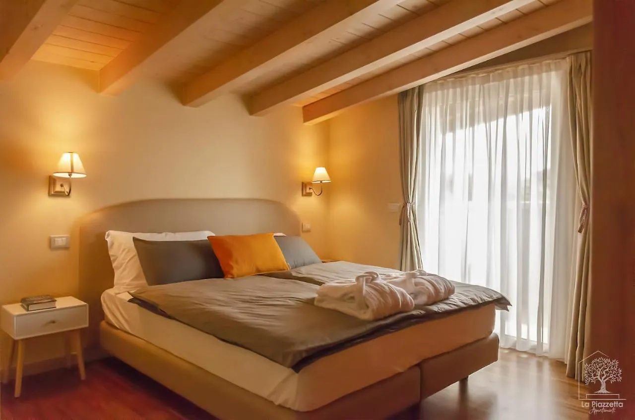 Apartment Appartamenti La Piazzetta Sirmione Italy
